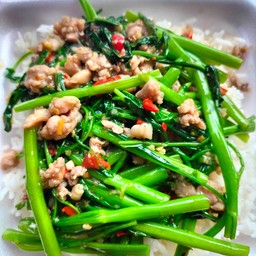 ผักบุ้งหมูสับราดข้าว