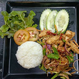 ข้าว. ยำไก่แซ่บ