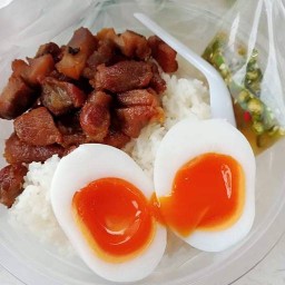 โกชัย หมูสามชั้นทอดน้ำปลาเจ้าเซ็นทรัล สาขาตำรวจน้ำ