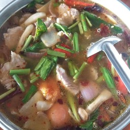 ต้มยำหมูสดหมูเปื่อยติดกระดูกหอมๆรสจัดๆ