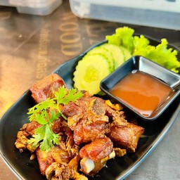 ซี่โครงหมูทอดกระเทียม