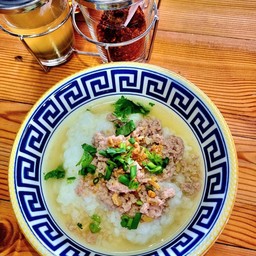 ข้าวต้มหมูสับทรงเครื่อง