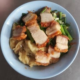 ข้าวหมูกรอบพิเศษ