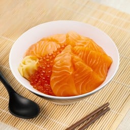 ข้าวหน้าปลาแซลมอนดิบ