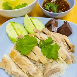 ข้าวมันไก่ มหาสินสาขา2 (นายหนึ่ง) อยู่ซอยเฉลิมพระเกียรติ ร9.ซอย14 ตรงข้ามกับ แยก 22