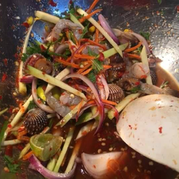 ยำหอยแครงกุ้งสดปลาร้า