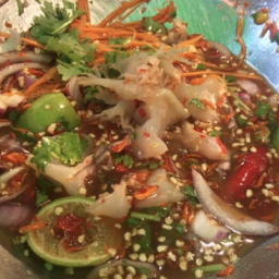 ยำแมงกะพรุนปลาร้า