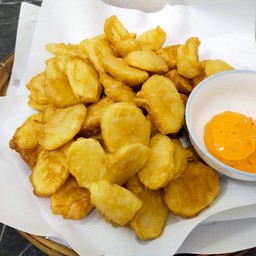 ร้านมันทอดอินดี้ หน้าโรงเรียนบ้านสันกำแพง