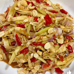 ตำมะม่วงใส่ปูเค็ม