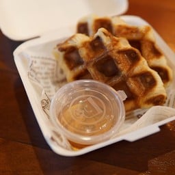 Original croffle set (ครอฟเฟิลเซตพร้อมไปไซรัปกลิ่นเมเปิ้ล)