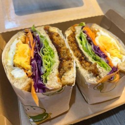 แซนวิช ไส้ทะลัก (Sandwich by Meena)