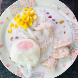 บัวลอยไข่หวานทรงเครื่อง