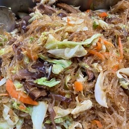 เจ๊เกียง ก๋วยเตี๋ยวหลอด (มีอาหารเจทุกวันพระ) หน้ารินทร์ทอง