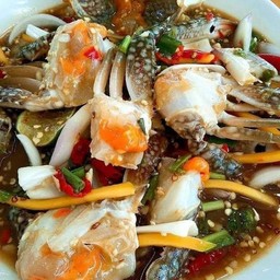 ตำเหลาปูม้ากุ้งหมูรวมเครื่องแน่นๆ