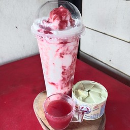 หมีแยมสตรอว์เบอร์รี่