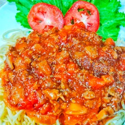 สปาเก็ตตี้ซอสมะเขือเทศเนื้อ