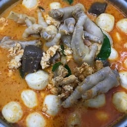 กระเพราพริกแห้ง Byลุงแว่น