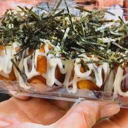 ทาโกะยากิรวมไส้(8ลูก) (ทางร้านราดซอสโรยสาหร่ายตามรูป)