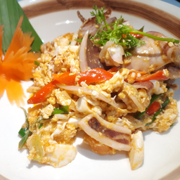 ปลาหมึกผัดไข่เค็มSquid with salt egg