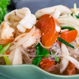 หมูอ้วน ผลไม้