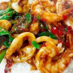 ข้่าวกระเพาทะเลฟรีไข่ดาว