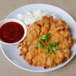 สารพัดของกิน (ข้าว&เฟรนฟราย&ยำลูกชิ้น&ขนมไข่เต่า)