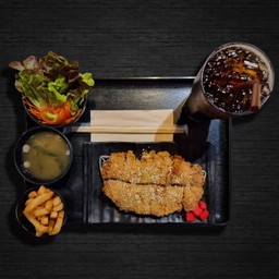 Set 6 ไก่รสชาติใดก็ได้, ซุปมิโซะ, เฟรนช์ฟรายส์, สลัด, น้ำอัดลม