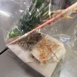 ผัดไทย-หอยทอด _หน้าหอพักสมสิริ ขามเรียง