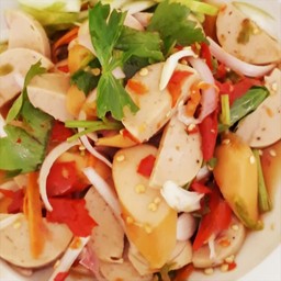 ยำไส้กรอกหมูยอ