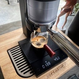 พันธมิตร Coffee & Bistro