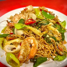 ผัดมาม่าขี้เมาทะเล