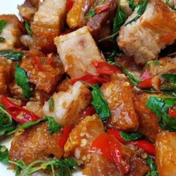 ข้าวผัดกระเพรา + ไข่ดาว