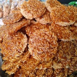 ข้าวแต๋นน้ำแตงโมหน้าฉ่ำ
