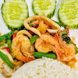 ข้าวกระเพราทะเล