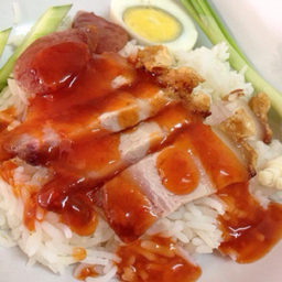 ข้าวหมูกรอบธรรมดา