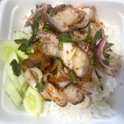 ข้าวยำหมูกรอบ