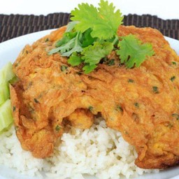 ไข่เจียวหมูสับราดข้าว