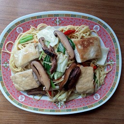 กะเพราเนื้อตุ๋น ก๋วยเตี๋ยวเนื้อตุ๋นมัยลาภ สาขามัยลาภ