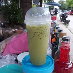ร้านน้ำริมทางใต้ต้นมะขาม