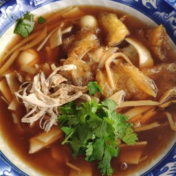 กระเพาะปลาหน่อไม้