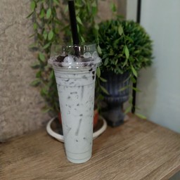 อัญชันนมสด