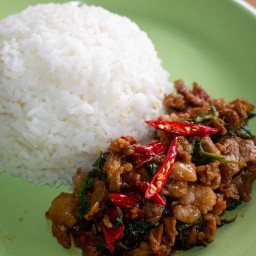 ร้านอาหารตามสั่ง บ้านหลังสีเขียว