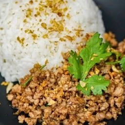 ข้าวหน้าหมูสับคั่วซีอิ๊ว