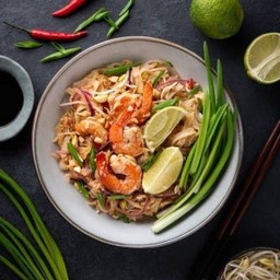 ผัดไทยกุ้งสด