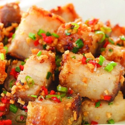 หมูกรอบผัดพริกเกลือ