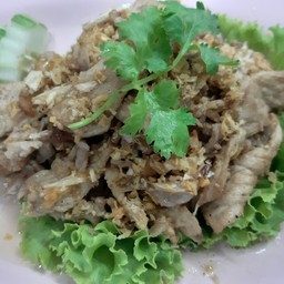 ไก่ทอดกระเทียมพริกไท หรือ หมูฯ