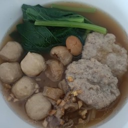 ก๋วยเตี๋ยวลำใยกะหล่ำปลีหมูตุ๋น&หมูทอดน้ำปลา