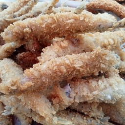 ราชาทะเลทอด ตลาดนัดแยกกำแพงแก้ว