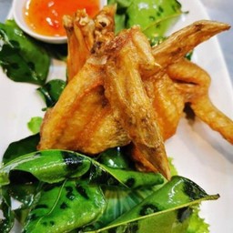 ปีกไก่ทอดตะไคร้หอม