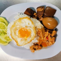ข้าวราดแกง 3 อย่าง อิ่มจุใจ